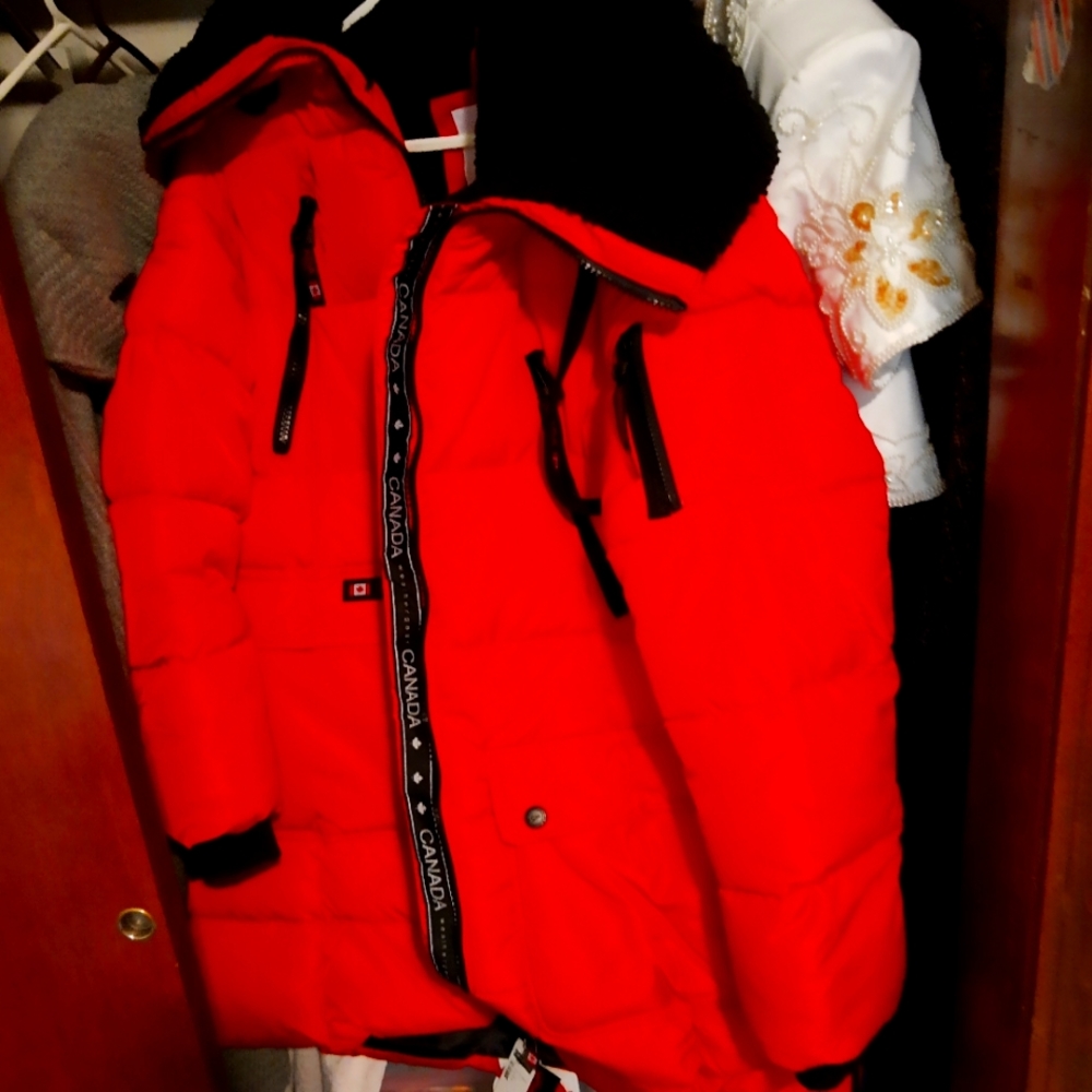 Women's 3/4 length heavy winter coat .